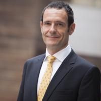 Dr. Eduard Valmaseda